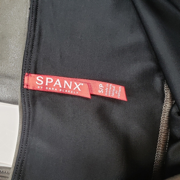 SPANX Gray Faux Leather Style 2437 Leggings - Size Small - Picture 5 of 9